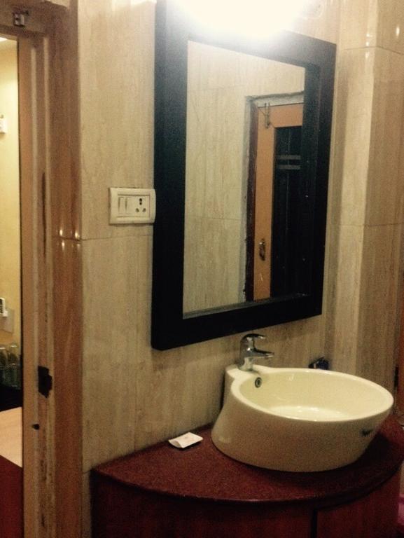 Hotel Bengal International Siliguri Værelse billede